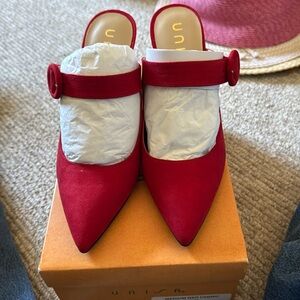 Unisa red fabric mules
